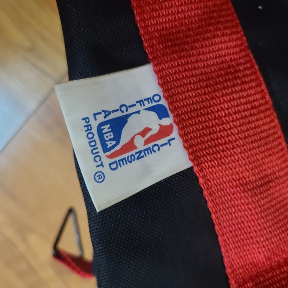 Vintage NBA Chicago Bulls Duffel Bag - Picture 6 of 10